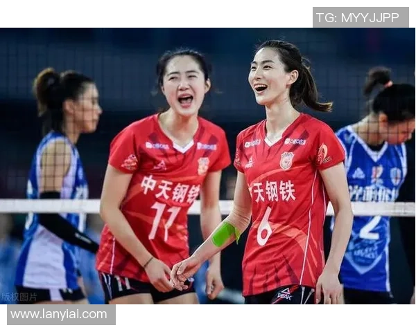 重庆排球队防守策略揭秘:深度解析排球技艺与团队协作 重庆排球队防守策略揭秘:深度解析排球技艺与团队协作